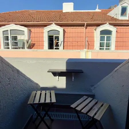 Bright Stylish Duplex With A Private Roof Terrace Lisboa