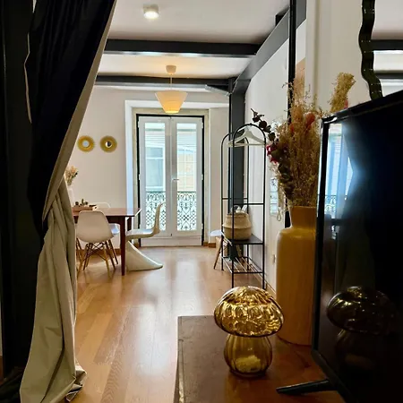 Bright Stylish Duplex With A Private Roof Terrace Appartement Lissabon