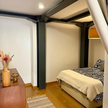 Bright Stylish Duplex With A Private Roof Terrace